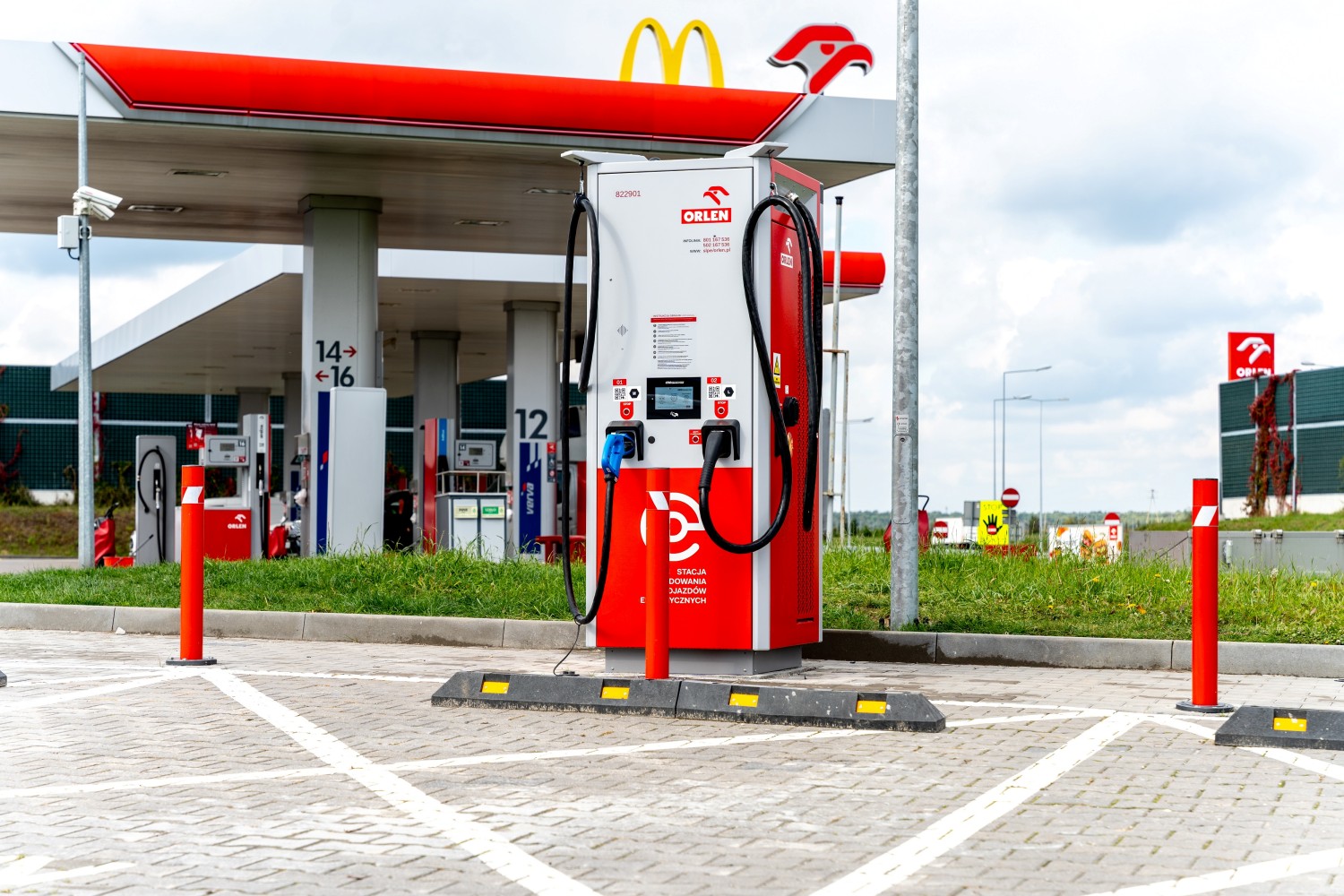 Ekoenergetyka x ORLEN Join Forces for Enhanced Charging Infrastructure in Poland and Abroad!
